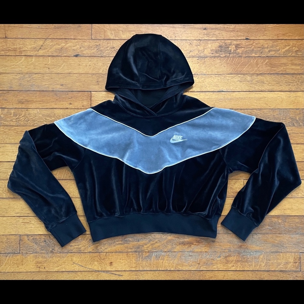 Hooded Nike Velvet Pullover Seatshirt
